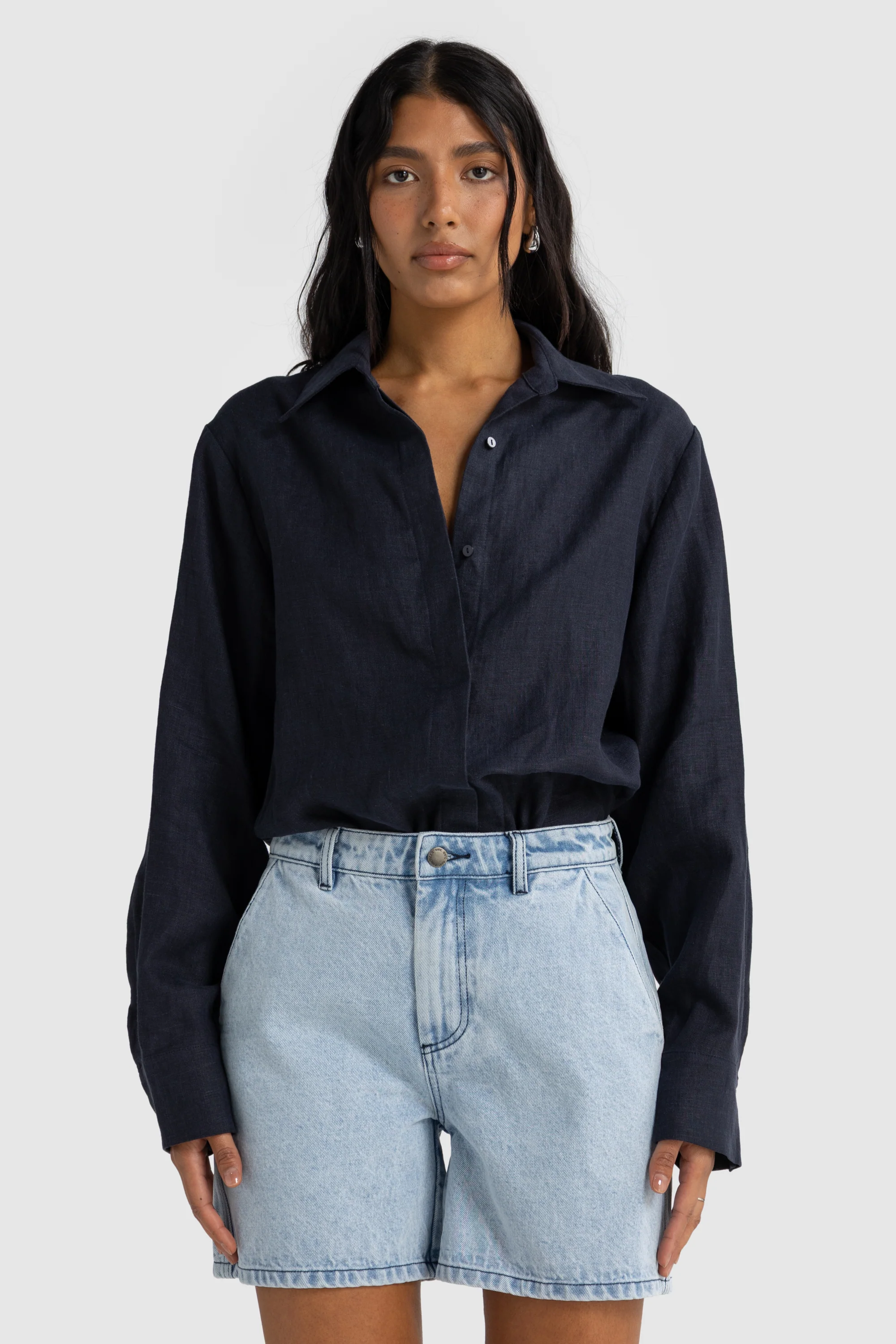 Bailie Denim Short Light Blue - Image 3